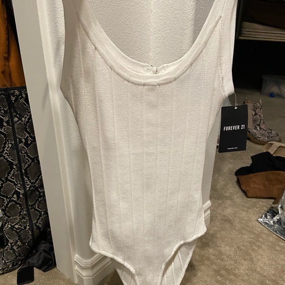 Cut out bodysuit - Picture 2 of 3